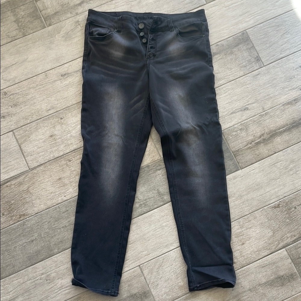 Almost Famous Women's Skinny Jeans - Black